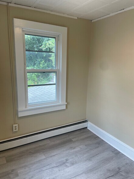 Building Photo - 207 Gorham Ave