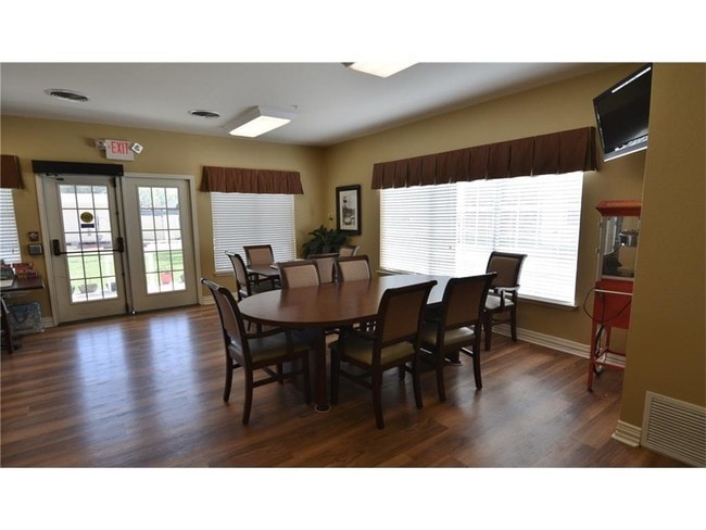 Building Photo - 355 W Westchester Pkwy