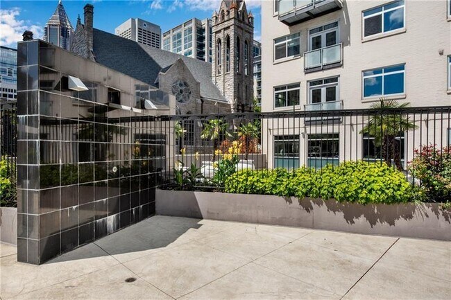 Building Photo - 805 Peachtree St NE