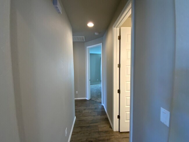 Building Photo - Recent Construction Luxury 4 Bedroom Home Available Near 528 / 550 in Rio Rancho!