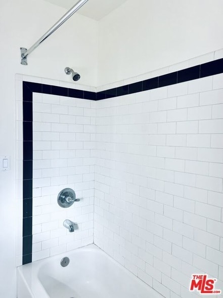 Building Photo - 1843 Normandie Ave