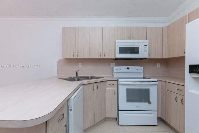 Building Photo - 8640 NW 188th Terrace