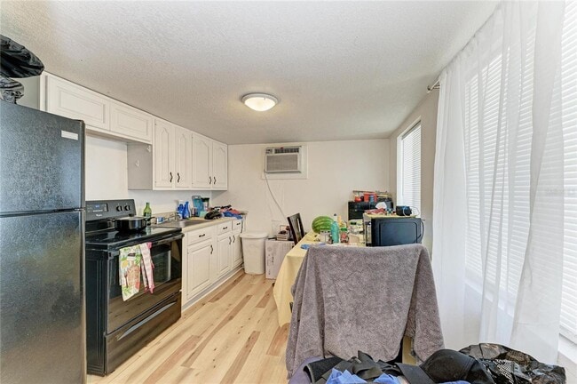 Building Photo - 1701 13th St W