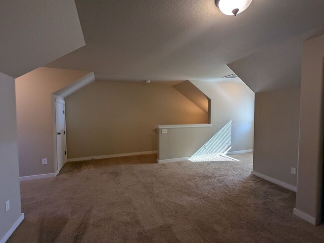 Building Photo - Gorgeous 3x2 townhouse, single-car garage, and two gas fireplaces