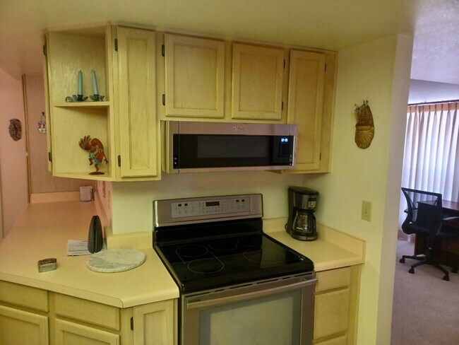 Building Photo - Amazing Golf Course Home in 45+ Active Adult Resort Community!!!  Available for April 16, 2026 th...