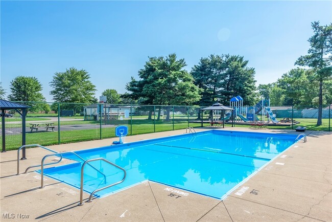 Building Photo - 125 Cedar Brook Dr