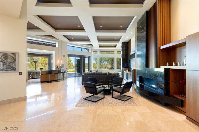 Building Photo - 2 Castle Oaks Ct