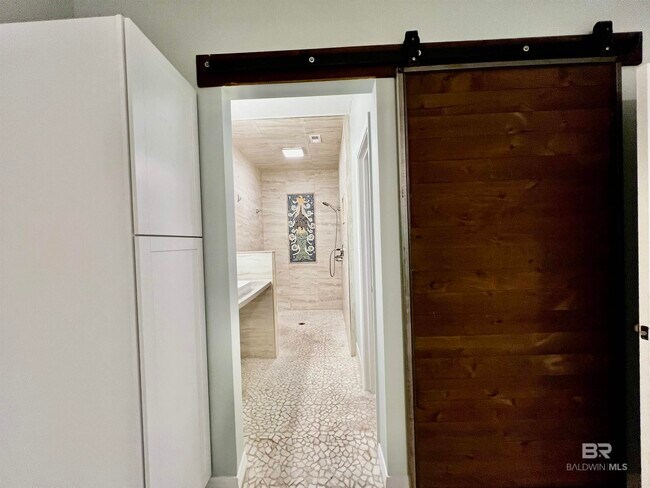 Building Photo - 444 Clubhouse Dr