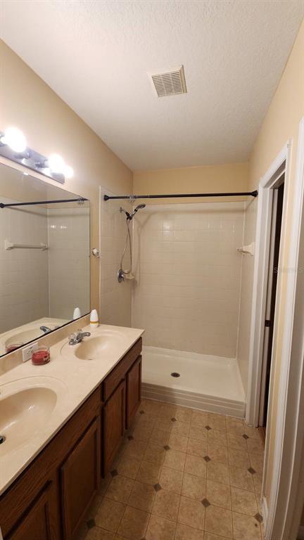 Building Photo - 9946 Tivoli Villa Dr