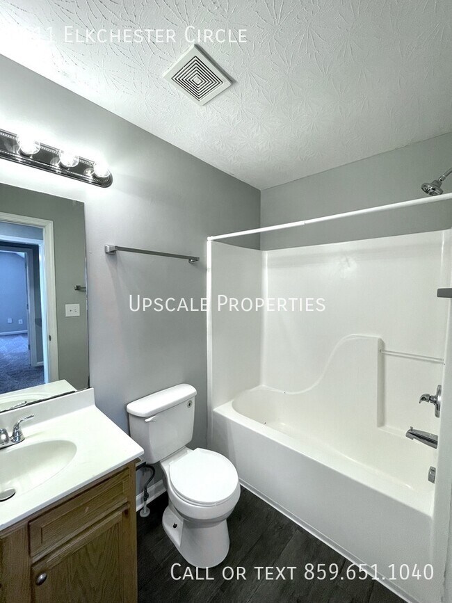 Building Photo - 211 Elkchester Cir