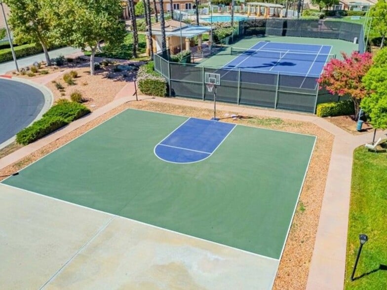 Building Photo - 26805 China Dr