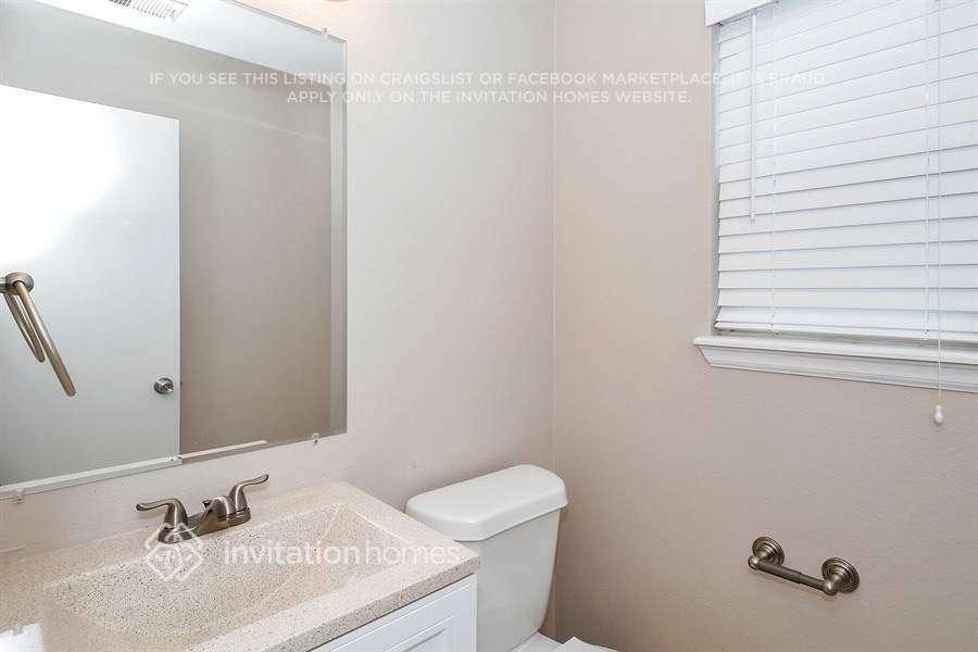 Building Photo - 3849 Primrose Ln