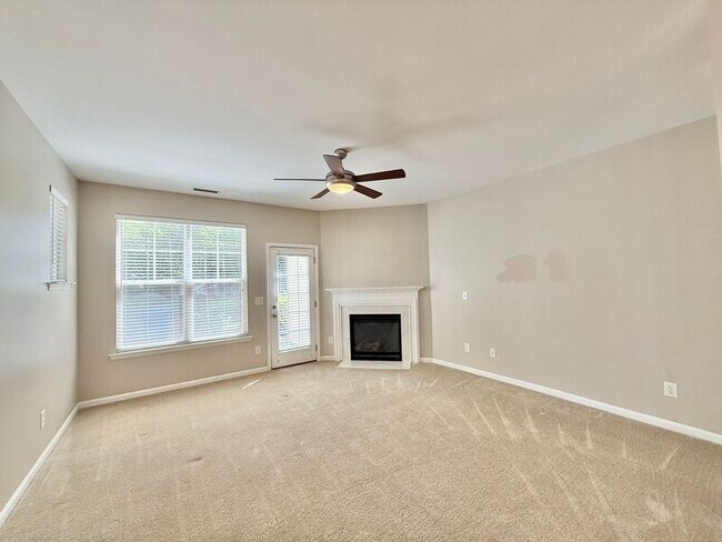 Building Photo - 3021 Parkersburg St