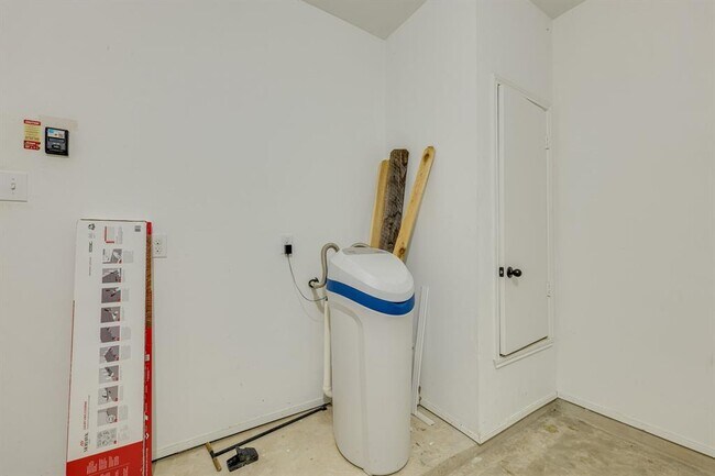 Building Photo - 17006 Gibbons Path