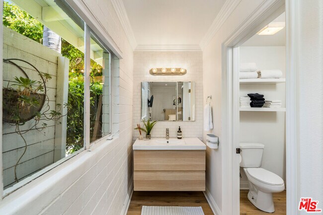 Building Photo - 26887 Sea Vista Dr