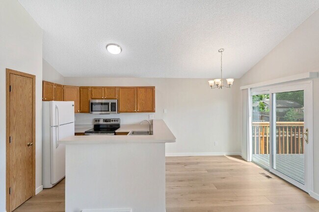 Building Photo - 4335 Conquista Dr