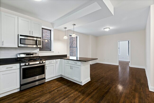 Building Photo - 211 W 102nd St