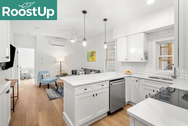 Building Photo - Furnished Bedroom with Private Bath in South Boston
