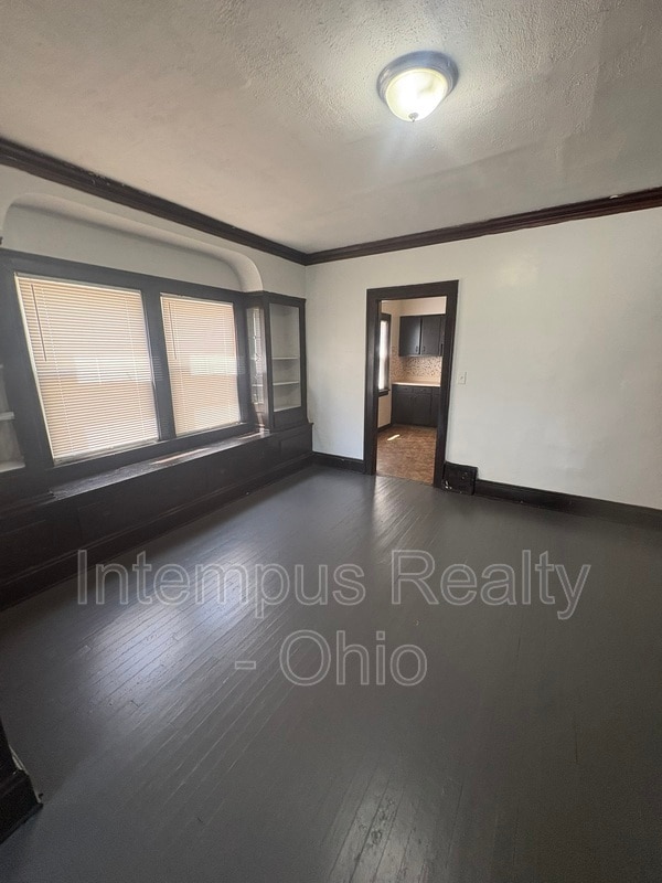 Building Photo - 4072 E 139th St