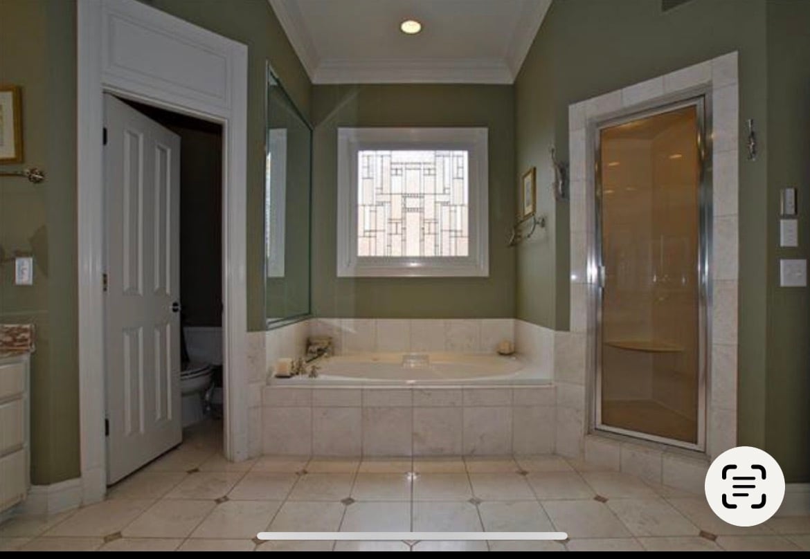 Building Photo - 552 Close Ln