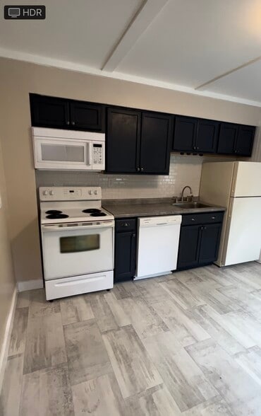 Building Photo - 110 Cottage Grv