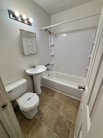 Building Photo - 1234 Egleston Ave