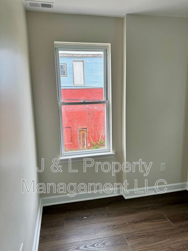Building Photo - 1602 Cypress St