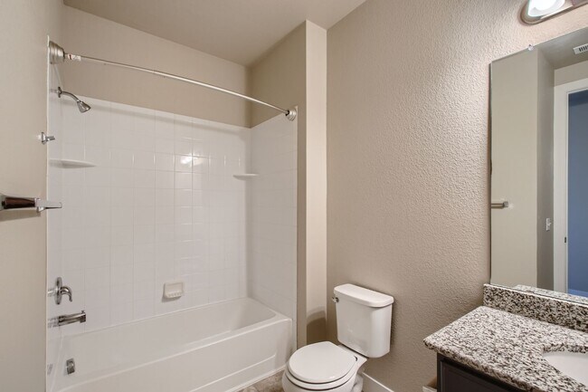 Building Photo - Evolve Real Estate: Move-in Ready in West Arvada, Contemporary 3 Beds/2 Baths Condo!