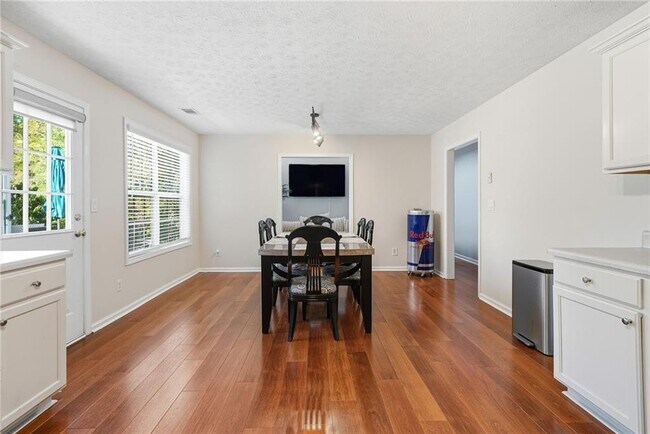 Building Photo - 3592 Kittery Dr SW