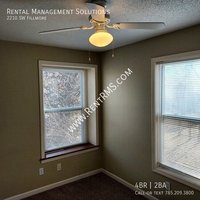 Building Photo - 2210 SW Fillmore St