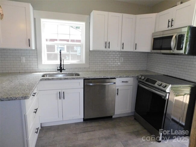 Building Photo - 809 Marve St