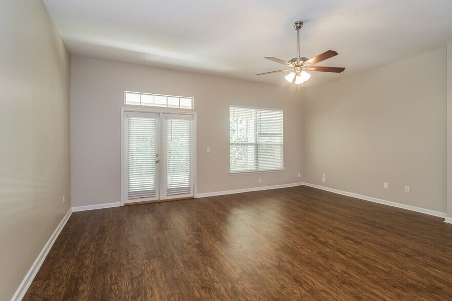 Building Photo - 14081 Bradley Cove Rd