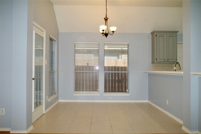 Building Photo - 1506 Rogers Lake Ln