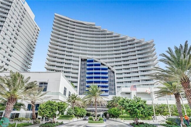 Building Photo - 3101 Bayshore Dr