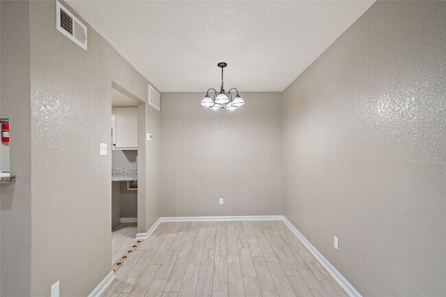 Building Photo - 8100 Creekbend Dr