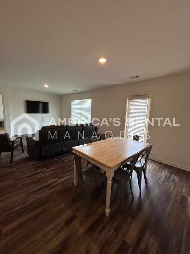 Building Photo - Home for rent in Northport! Furnished ($2195/mo) or Unfurnished ($1995/mo!)!