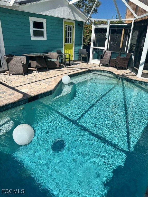 Building Photo - 2470 Rose Ave