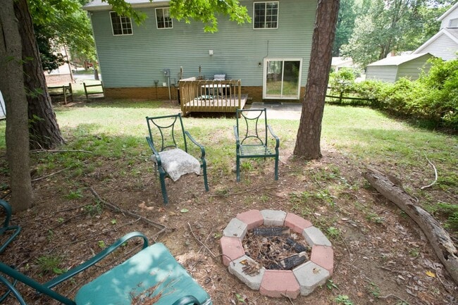 Building Photo - 1635 Van Dyke Dr