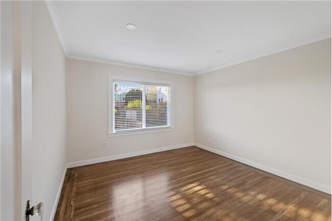 Building Photo - 279 Ramsell St