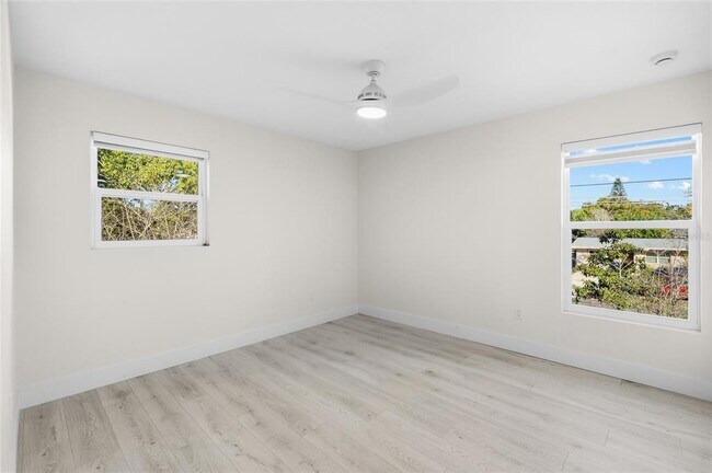 Building Photo - 1801 Laurence Ct