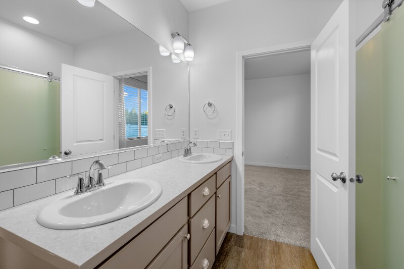 Building Photo - 3041 W Pascal Dr