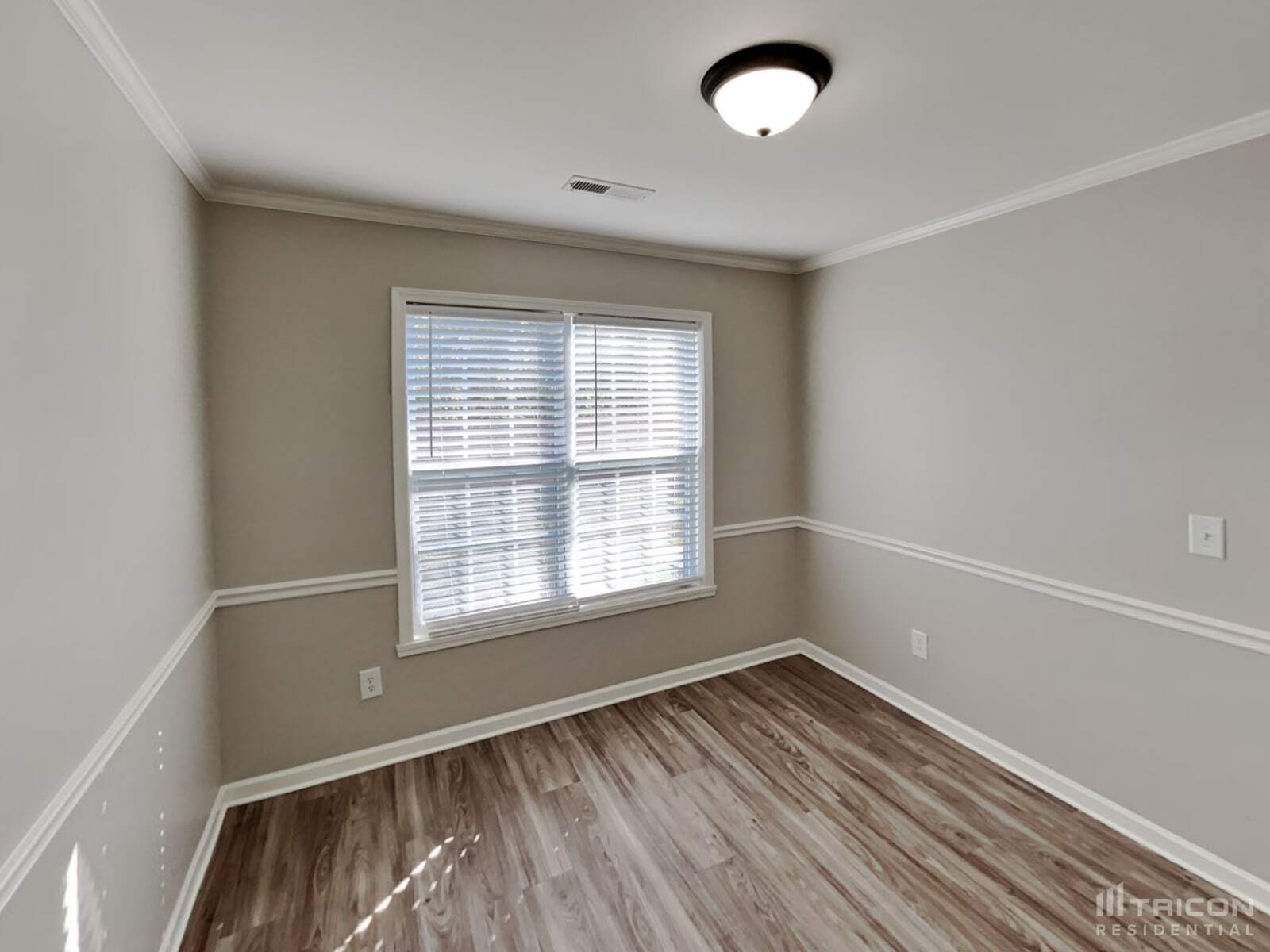 Building Photo - 4097 Village Park Ct