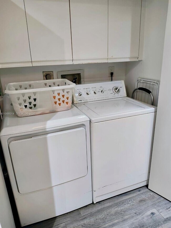 Building Photo - 20281 E Country Club Dr