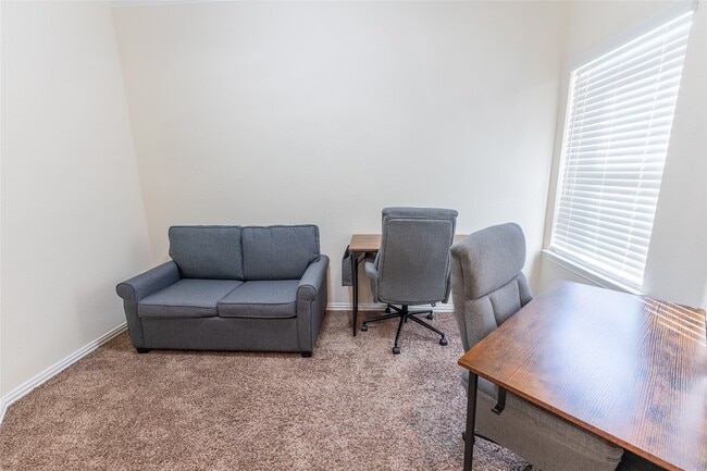 Building Photo - 11413 Hackmatack Way