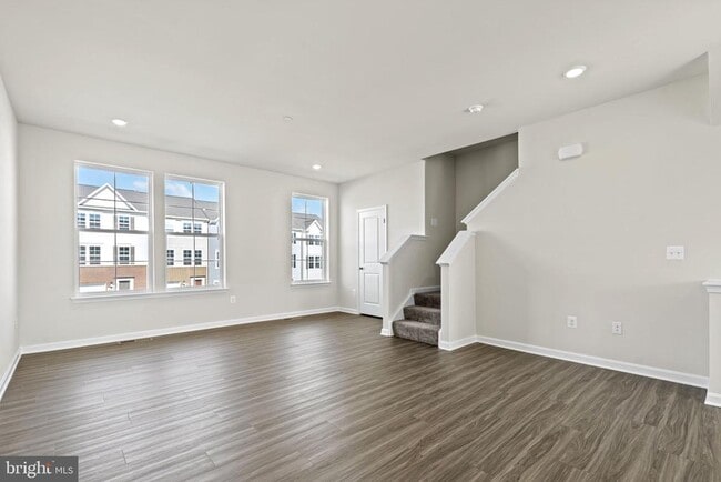 Building Photo - 136 Winterplace Dr