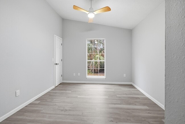 Building Photo - 1434 Santa Anita Dr