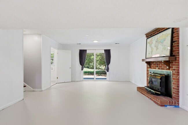 Building Photo - 5914 Ormskirk Dr
