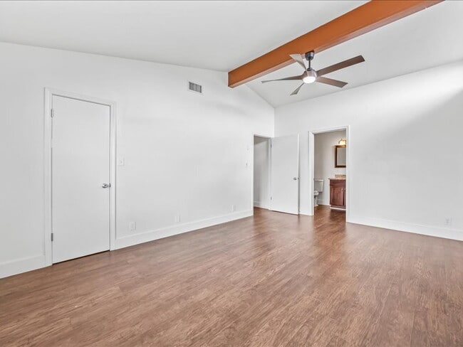 Building Photo - Spacious 3-Bedroom Home Near Medical Cente...