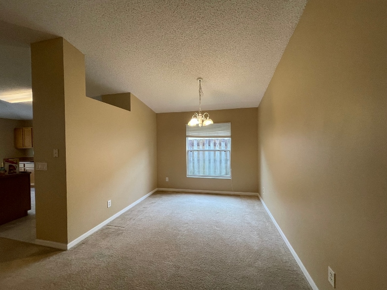 Building Photo - 4321 Swanna Dr