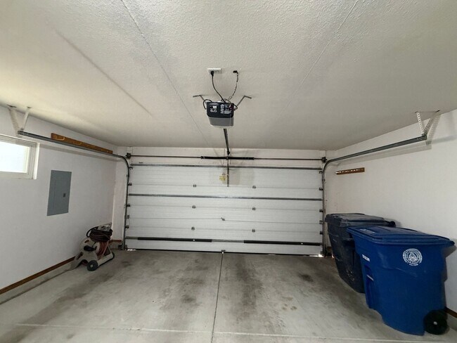 Building Photo - 3 Bedroom Single Story Home Available Near Juan Tabo Blvd SE & Southern Blvd SE!